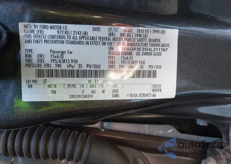 2017 Ford Focus S z USA, uszkodzony, nr VIN 1FADP3E25HL311187